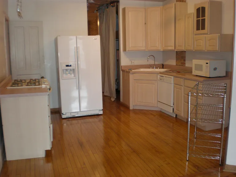 1418 W Division St #2 — Photo 10