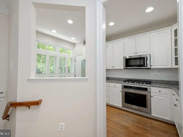 9 Franklin St — Photo 8