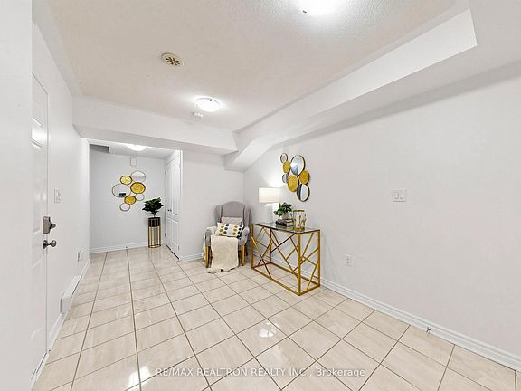 3rd image of 1072 Clipper Ln