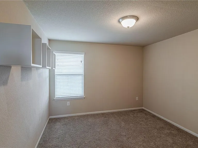 137 Moulins Ln — Photo 23