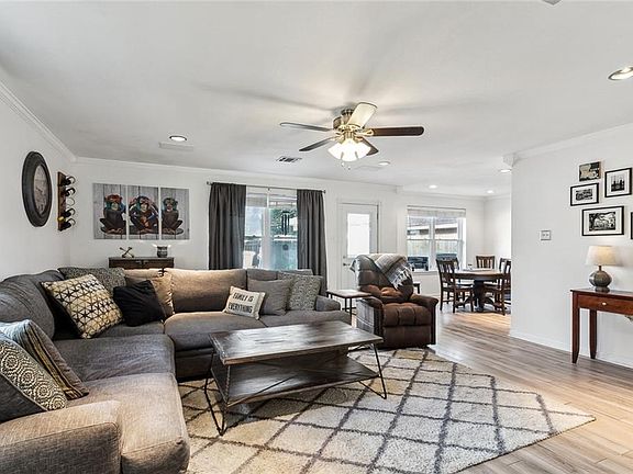 2nd image of 2417 Kent Ave
