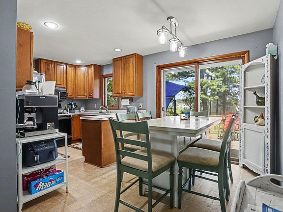 5th image of 514 W Melody Ave