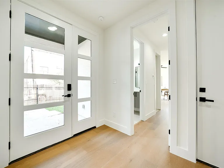 3825 Munger Ave — Photo 5