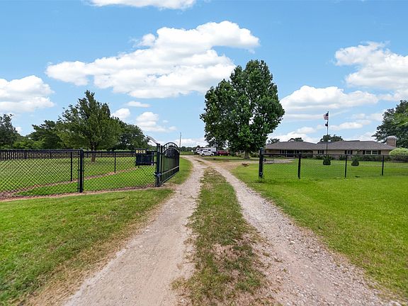 3rd image of 224 Private Road 6243