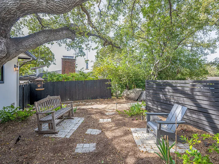 2152 Grand Oaks Ave — Photo 33