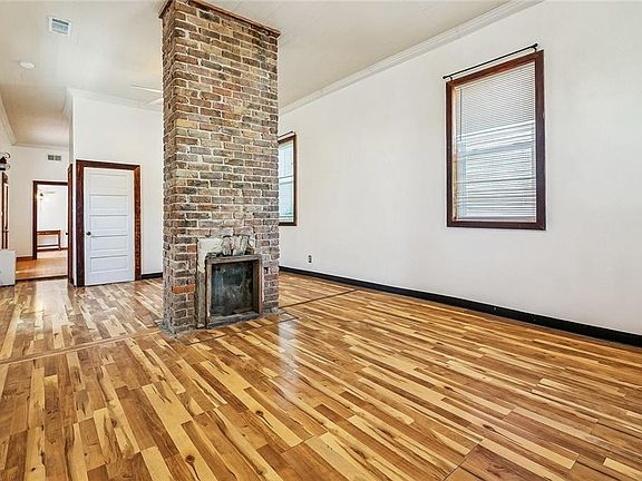 5th image of 1611 Hollygrove St