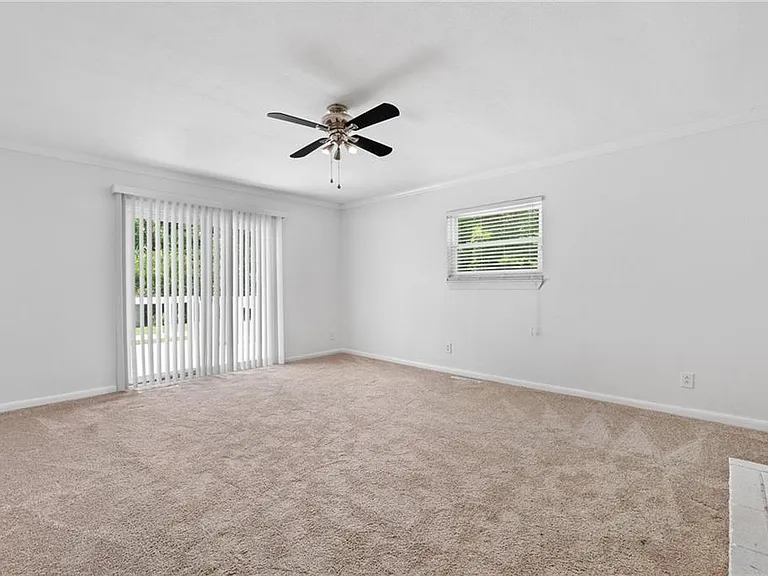2348 Great Neck Cir — Photo 17