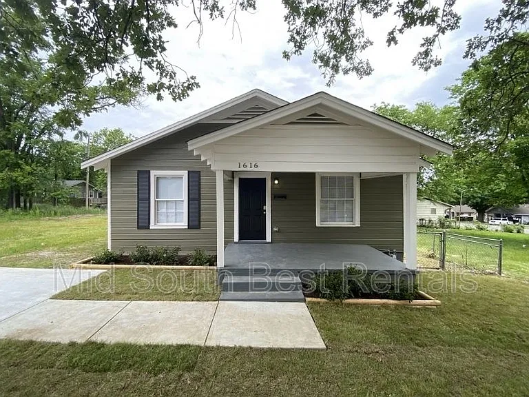 1616 Wright Ave — Photo 1