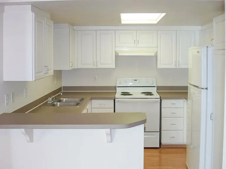 Heritage Square Apartment Homes — Photo 3
