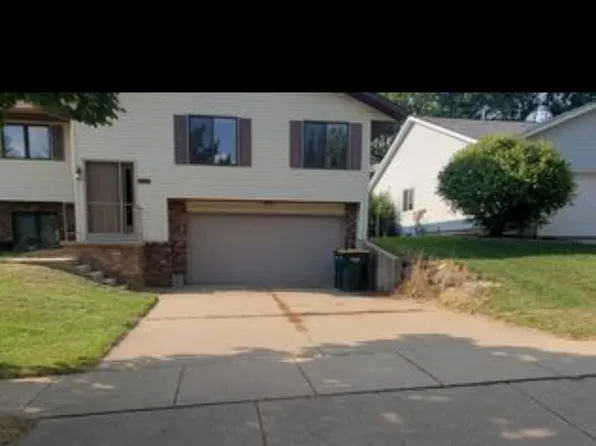 719 Crawford Dr, Cottage Grove, WI 53527