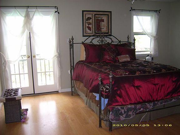 UPSTAIRS BEDROOM1
