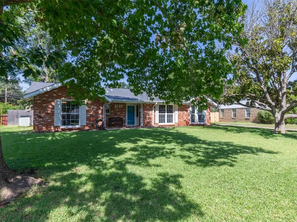 2032 Regent Dr, Abilene, TX 79605
