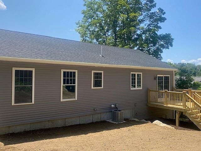 2nd image of 40 Highland St