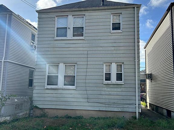 2nd image of 123 Alaska St
