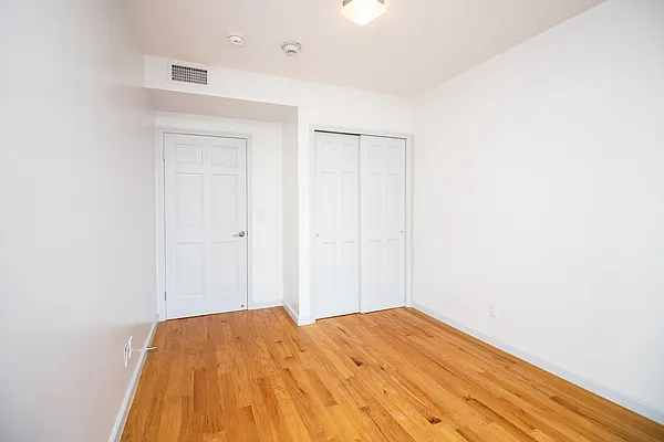 Rented by Oxford Property Group | media 12