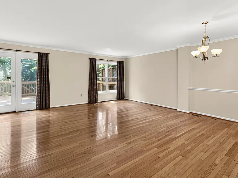 5719 Oakshore Ct — Photo 8