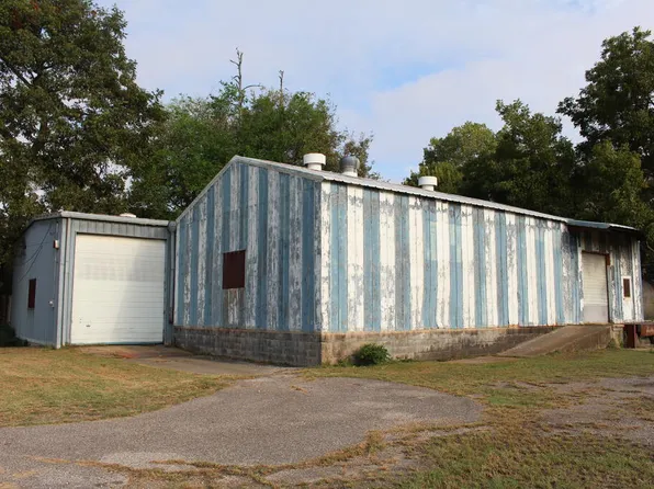219 Elm St, Shaw, MS 38773