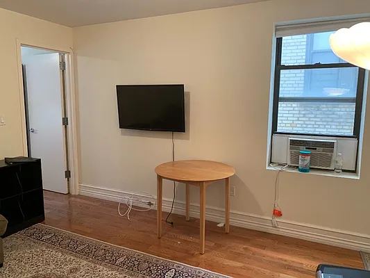 Rented by Living New York | media 9