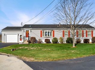 27 Stonegate Ln, Hampstead, NH 03841