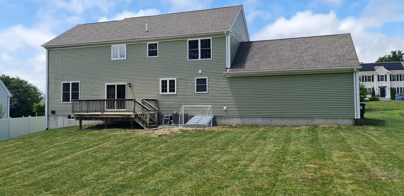 4 bed, 2.5 bath, 2472 sqft, $5,000 — Photo 3
