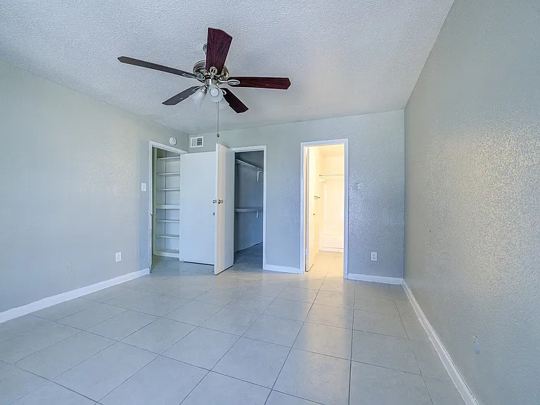 ashford-casa-bella-houston-tx-building-photo (6)