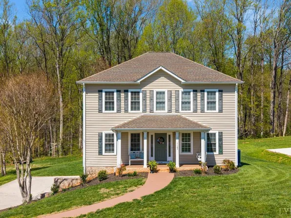 1185 Hooper Woods Dr, Forest, VA 24551