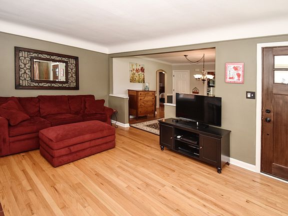 4th image of 7314 Euclid Ave