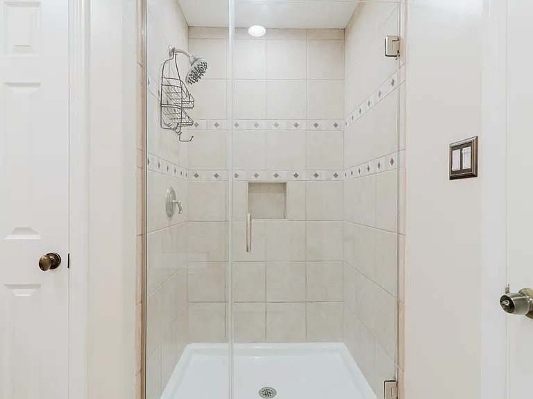 13405 Tiara St — Photo 40