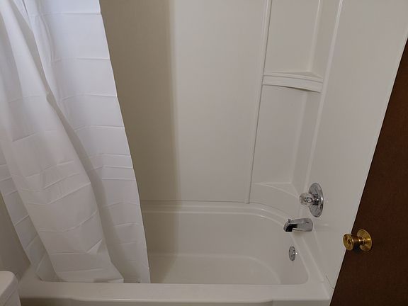 4th image of 3121 Belmont St APT D