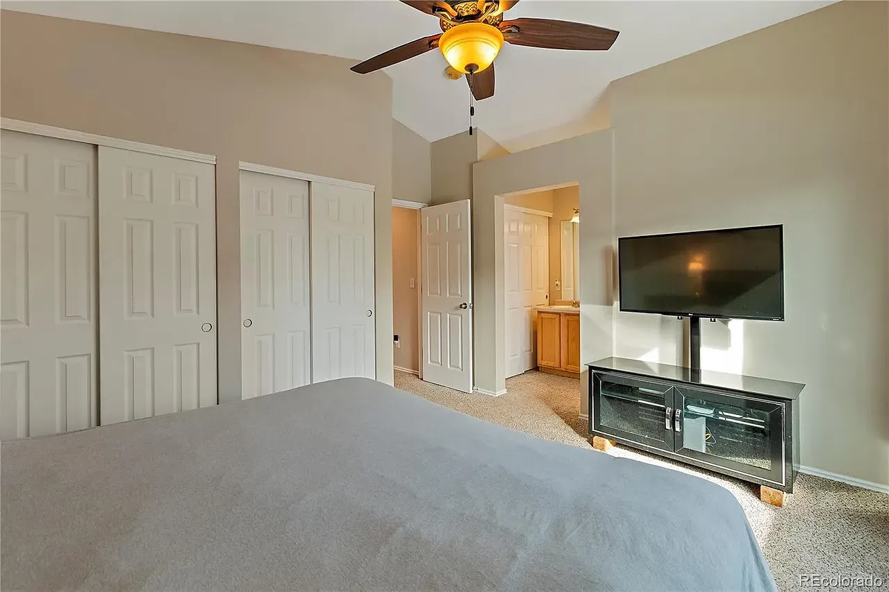 3 bed, 3.5 bath, 2300 sqft, $2,945 — Photo 2