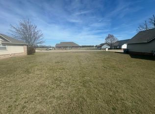 1002 Poplar Ln, Grove, OK 74344