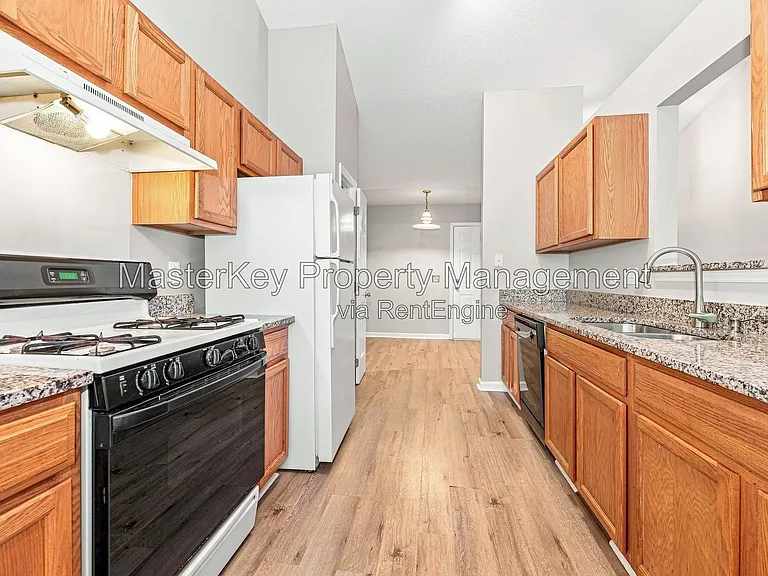 201 Harvester Dr — Photo 2