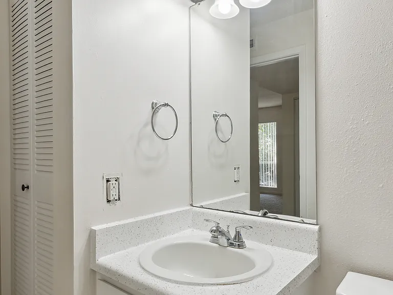 Overlook Apartments — Photo 14