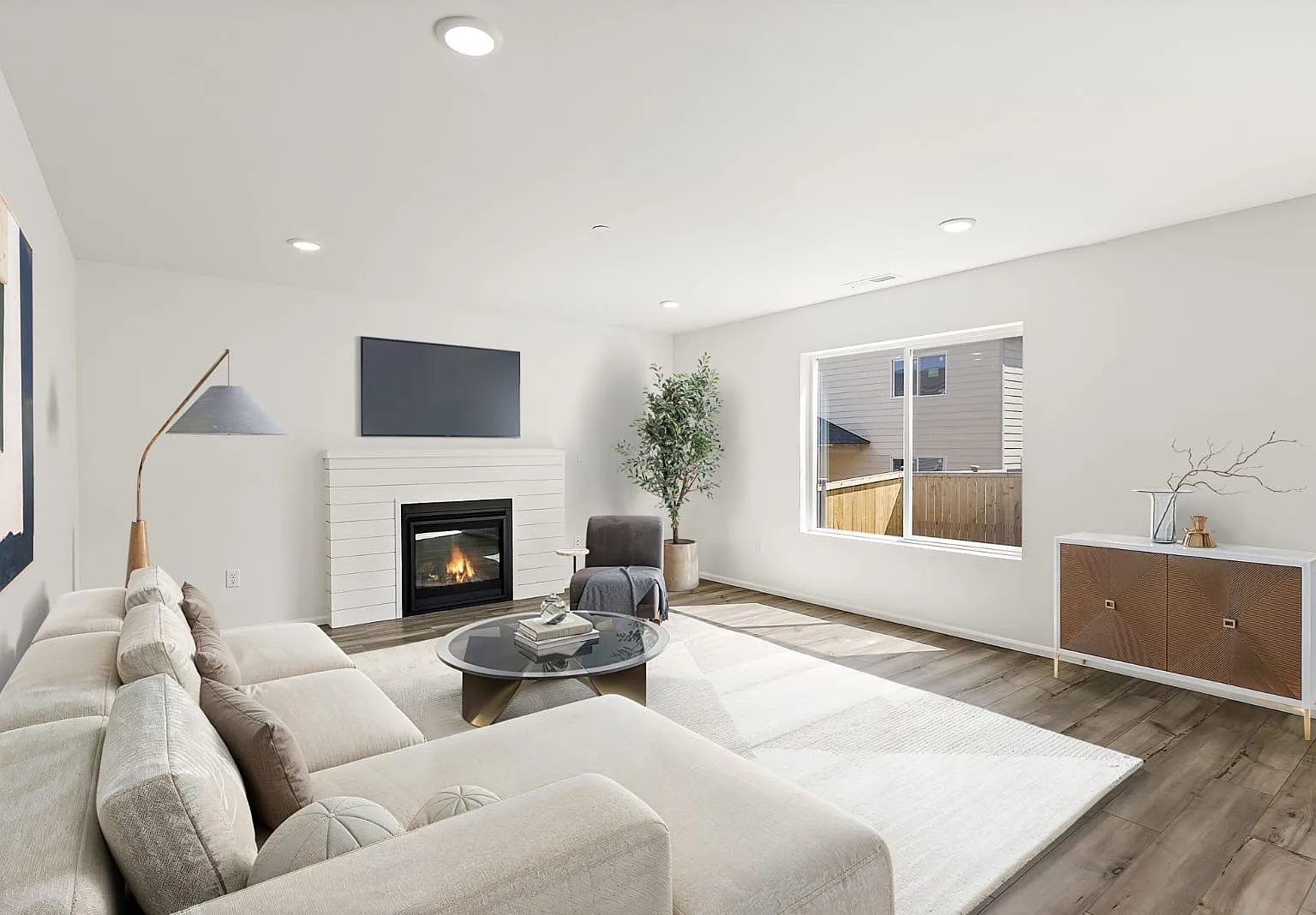 6 bed, 2745 sqft, $3,445 — Photo 3