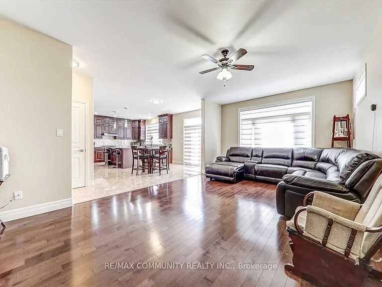 23 Blossom Ct — Photo 12