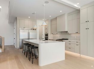 507 N 26th Ave NE, Calgary, AB T2E1Z6