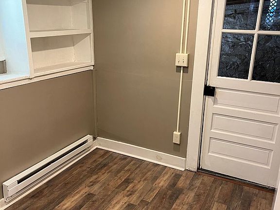 3rd image of 7 Russell St #1