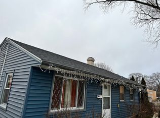 390 McClure Ave, Elgin, IL 60123