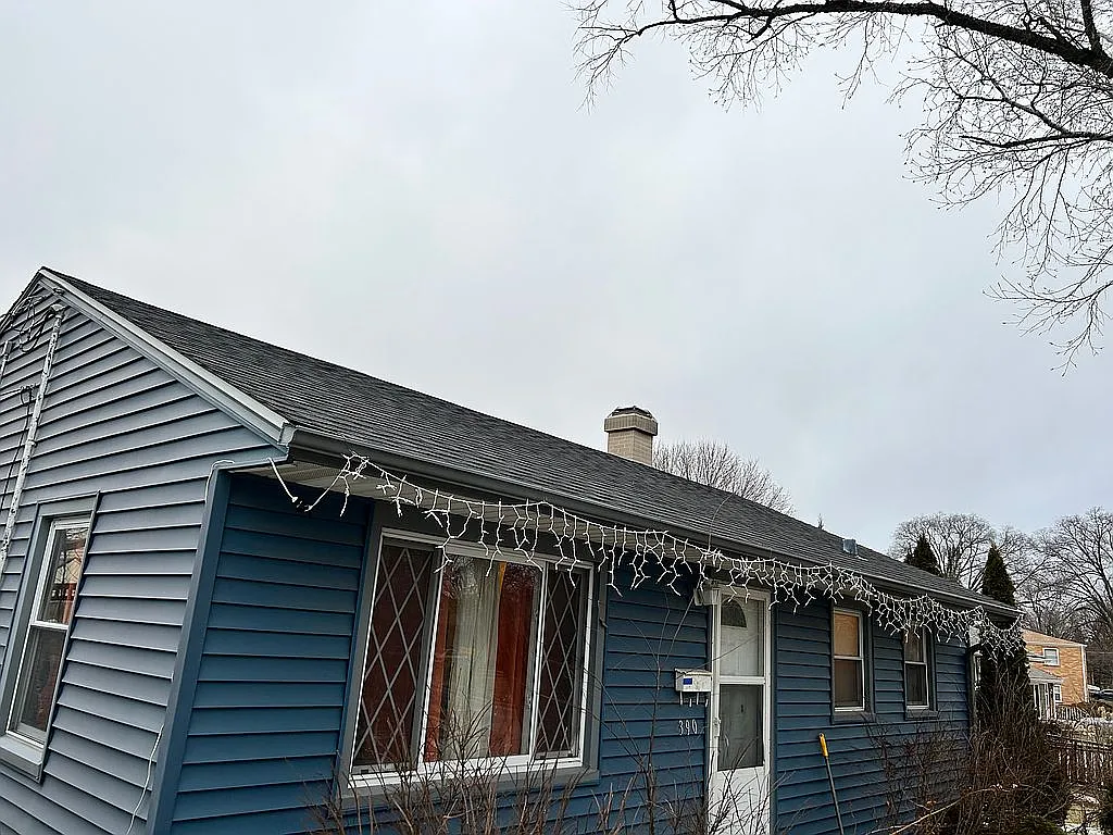 390 McClure Ave photo 1