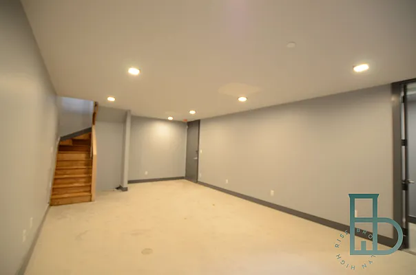 Rented by Miron Realty Group | media 40