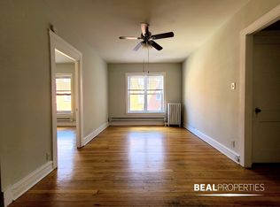 953 W Cornelia Ave APT 2D, Chicago, IL 60657