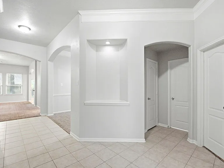 31710 Midlake Park — Photo 6