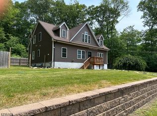 12 Birch Dr E, Highland Lakes, NJ 07422