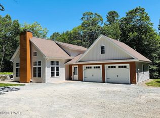 35 Highridge Rd, Equinunk, PA 18417