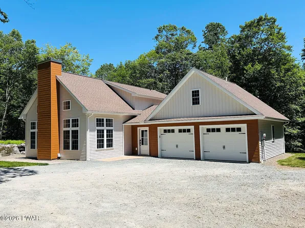 35 Highridge Rd, Equinunk, PA 18417