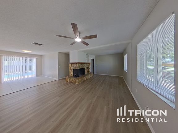 3rd image of 8001 Cottonwoode Dr