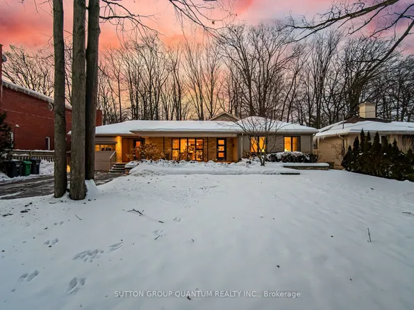 133 Mineola Rd E, Mississauga, ON L5G 2E7