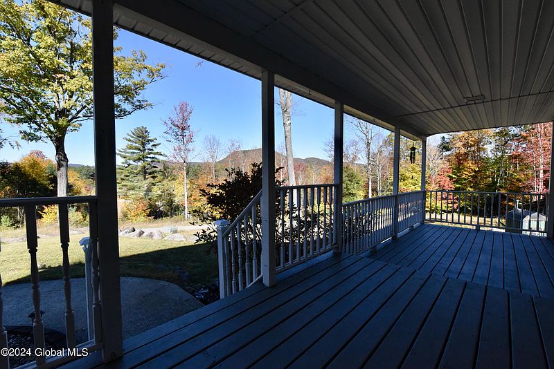5th image of 19 Reynolds Mountain Road