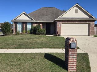 101 Still Waters Rd, Broussard, LA 70518