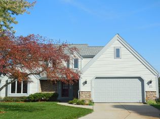 W169N4972 Heritage Ct, Menomonee Falls, WI 53051